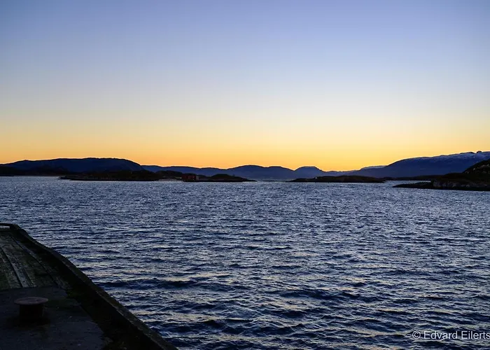 Cozy House On * Sommaroy